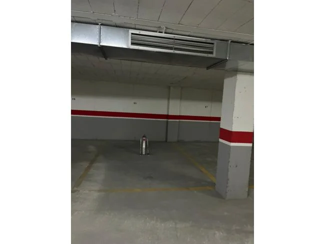 Large-car garage in central El Palmar