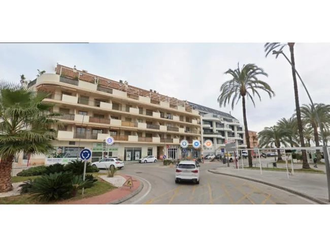Local comercial en Puerto de Dénia, 165 m²