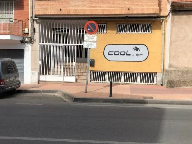 Local comercial de dos niveles, 256 m²