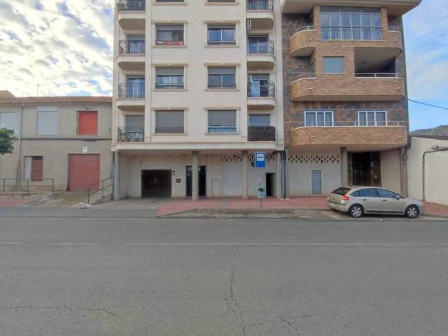 Raw 211 m² commercial unit, Los Ramos