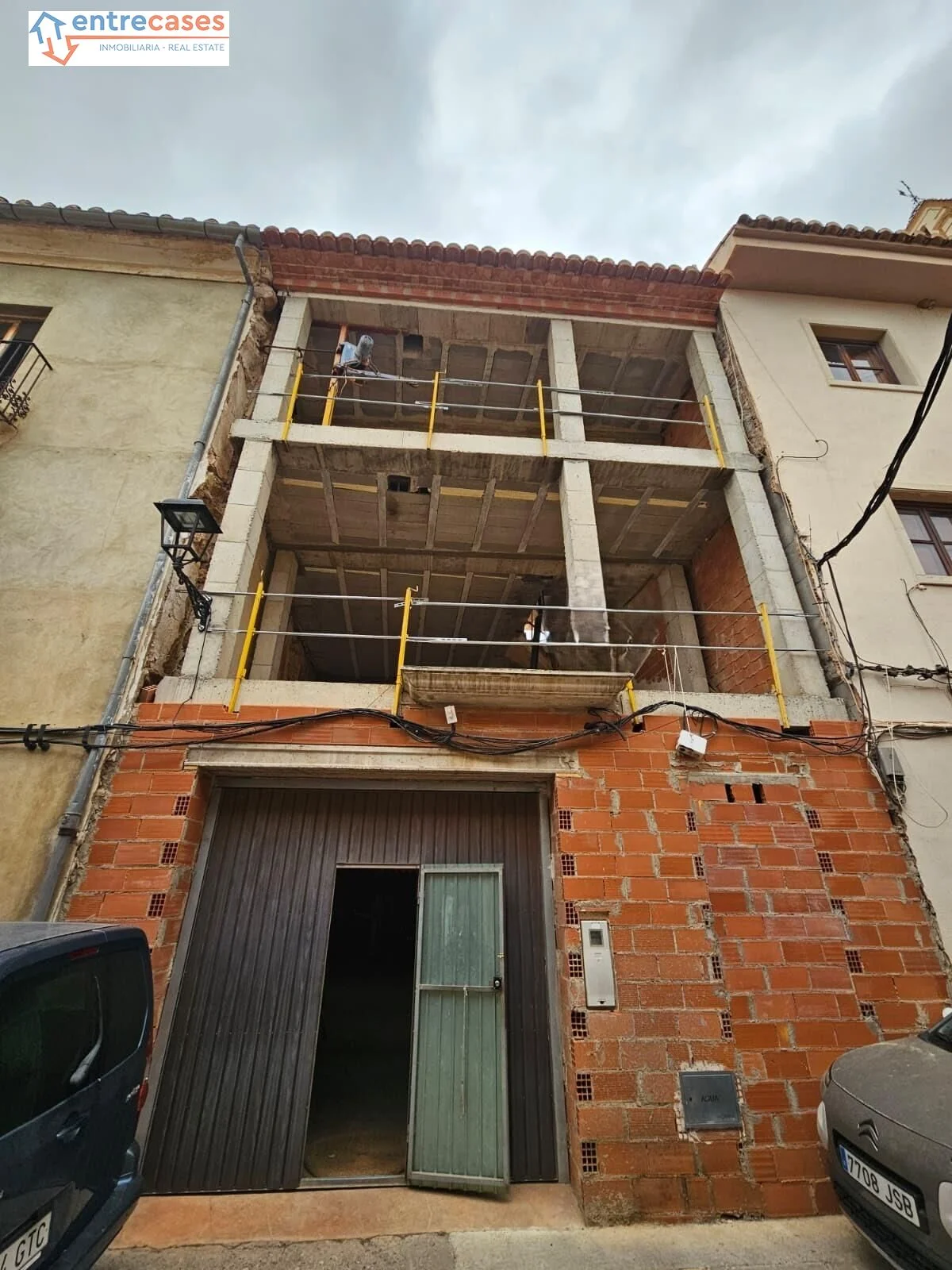 Edificio dúplex sin terminar de 239 m²