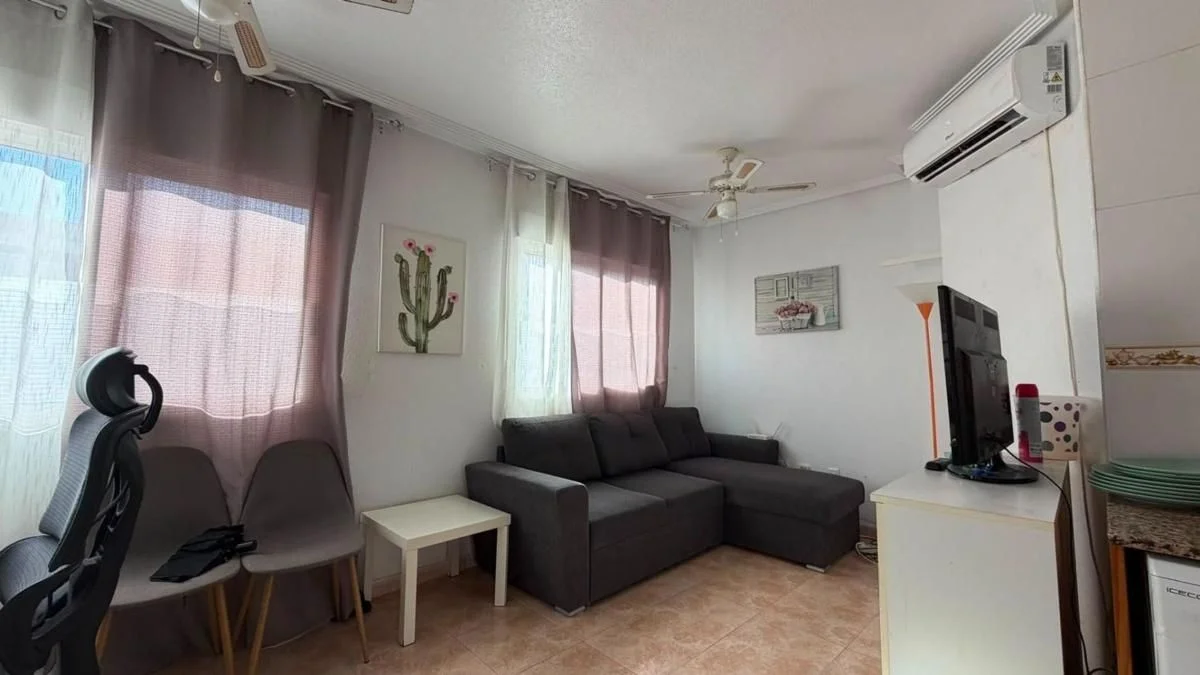 Central Torrevieja apartment with pool