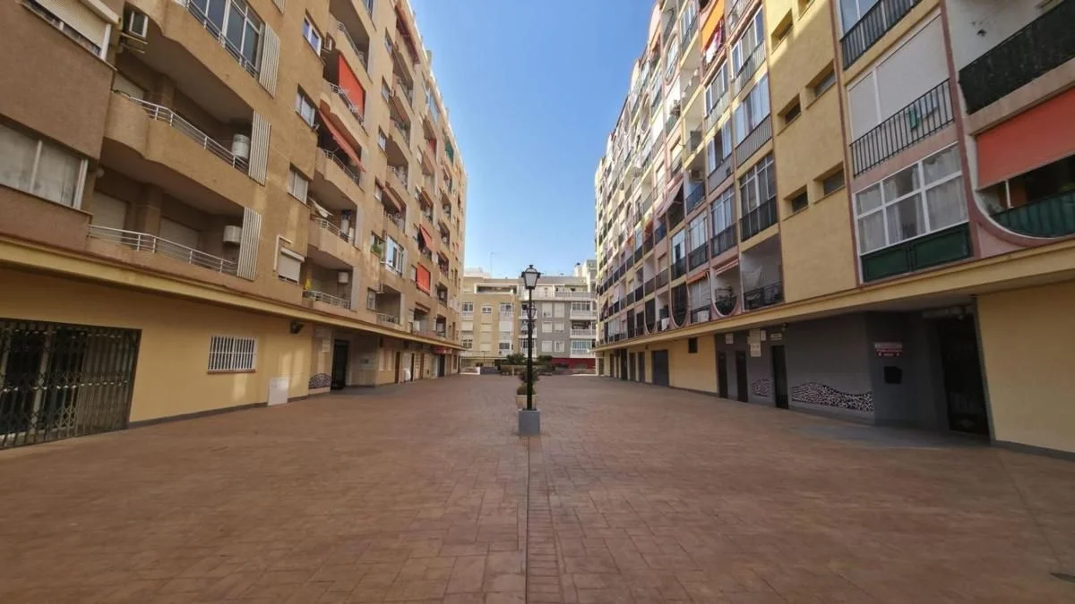 Move-in-ready Torrevieja apartment, 3 bedrooms