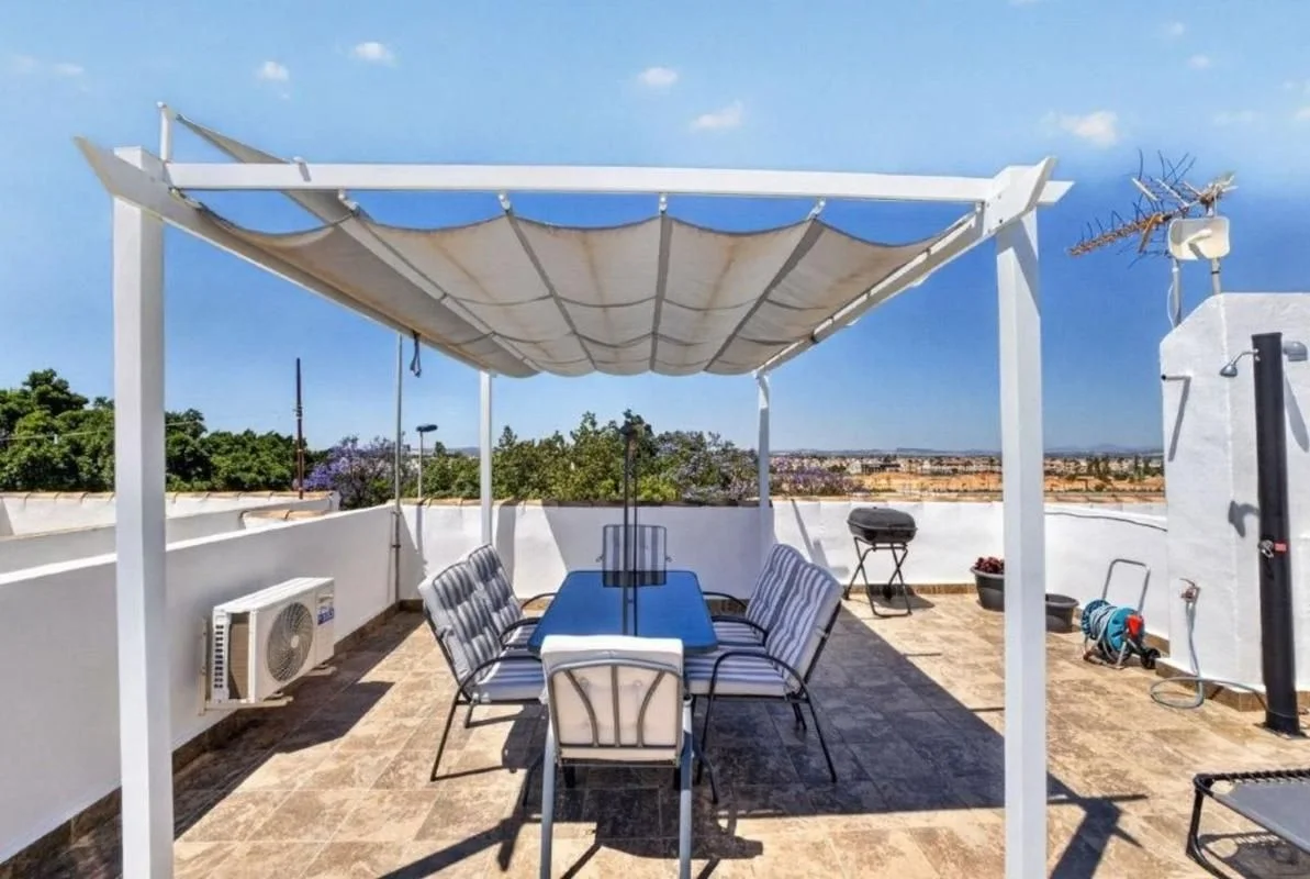 Ático reformado con terraza en azotea