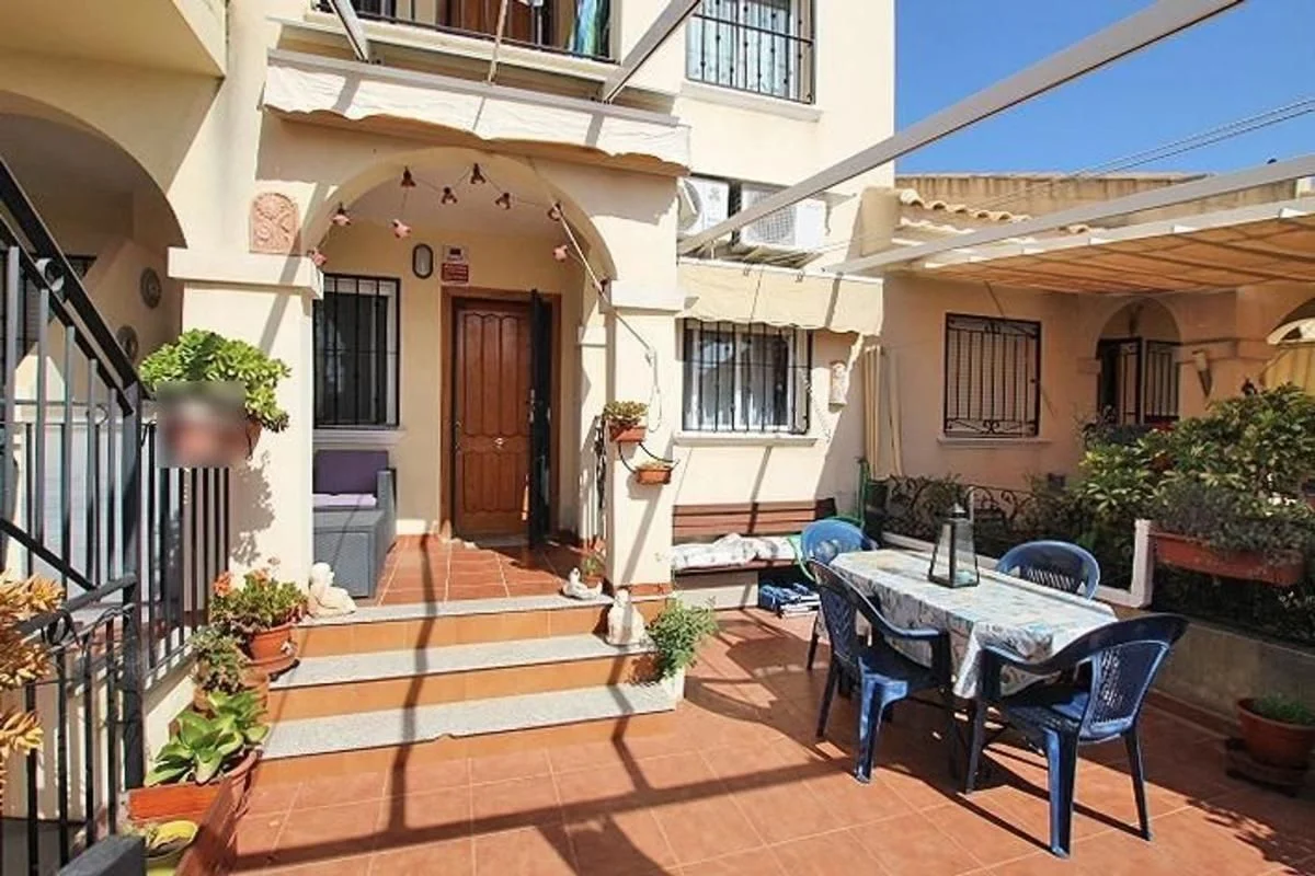 Bungalow en planta baja cerca de playa, 2 dormitorios
