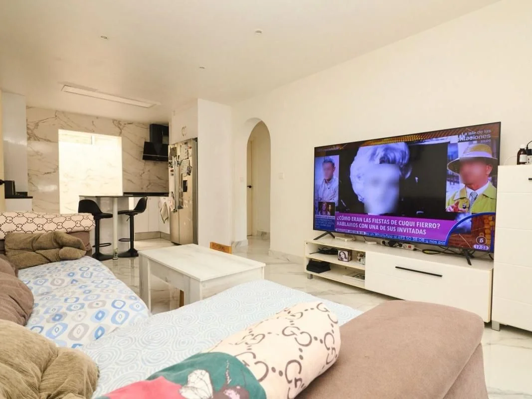 Villa reformada en Torrevieja, tres dormitorios