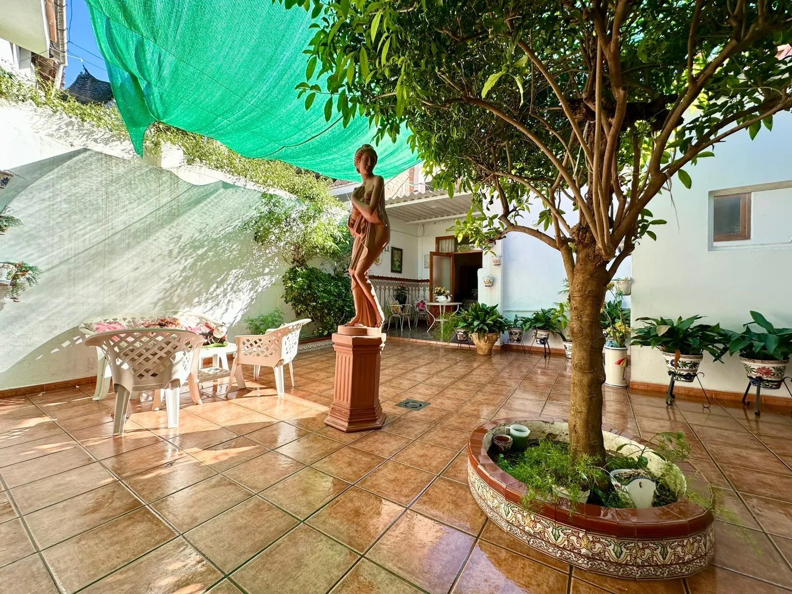 Bright Alberic house with private garden