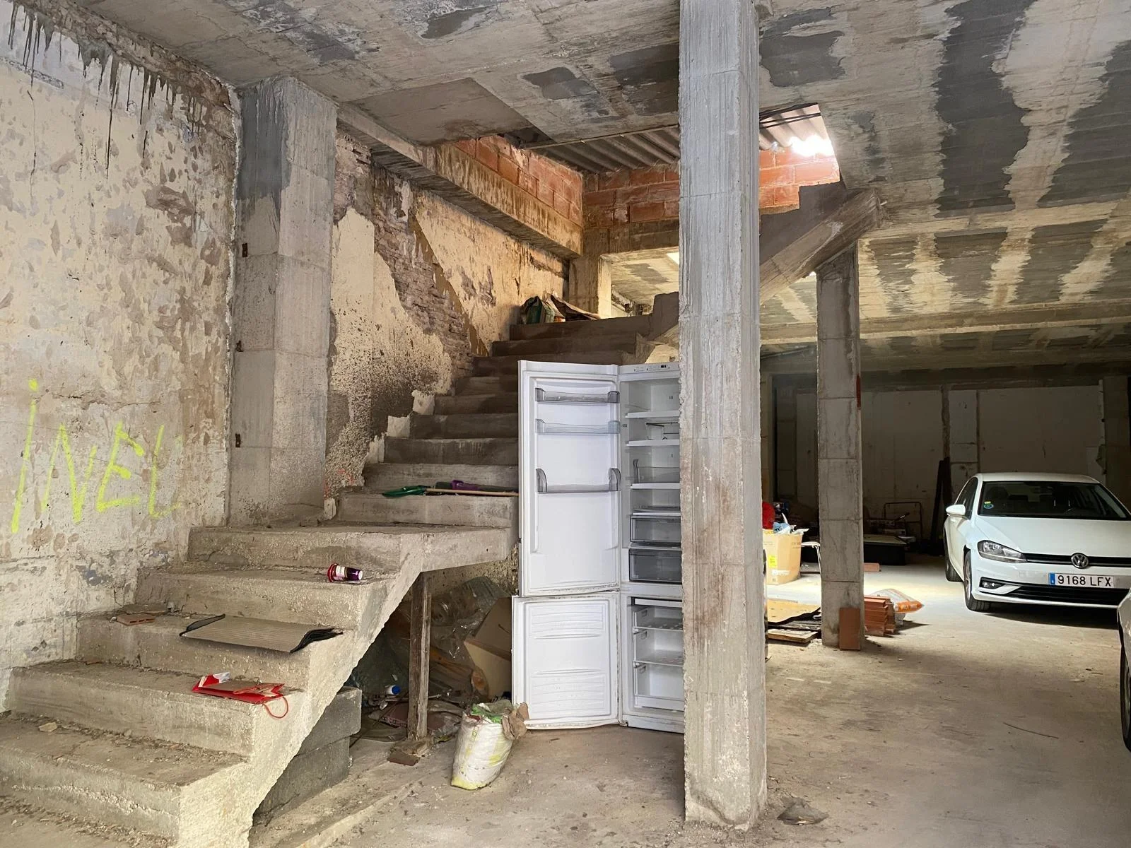 Large three-storey house in Alzira