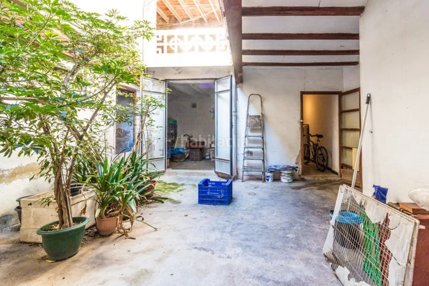 Casa céntrica grande con potencial de reforma