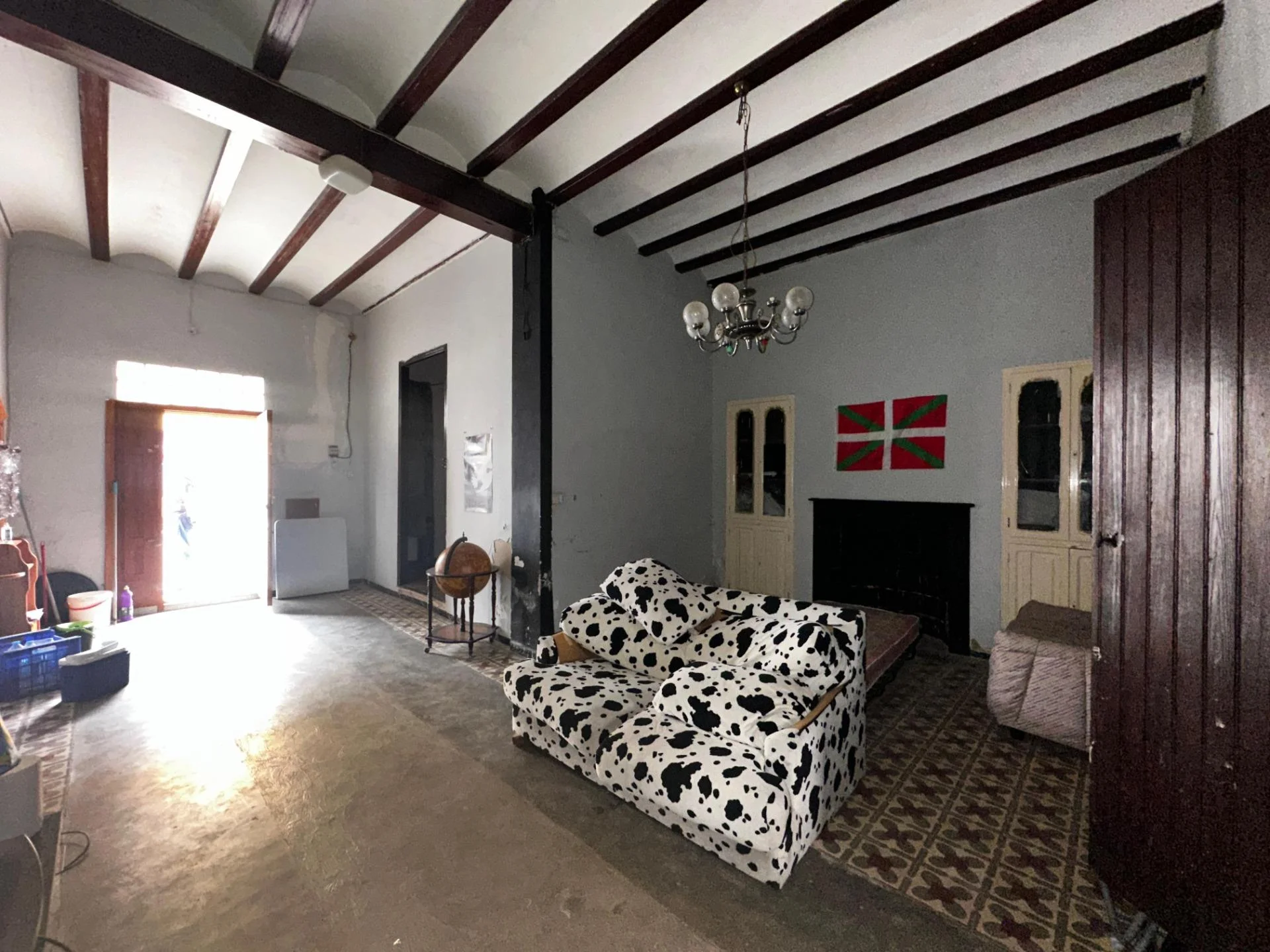 Reform-ready L'Alcúdia house, 216 m²