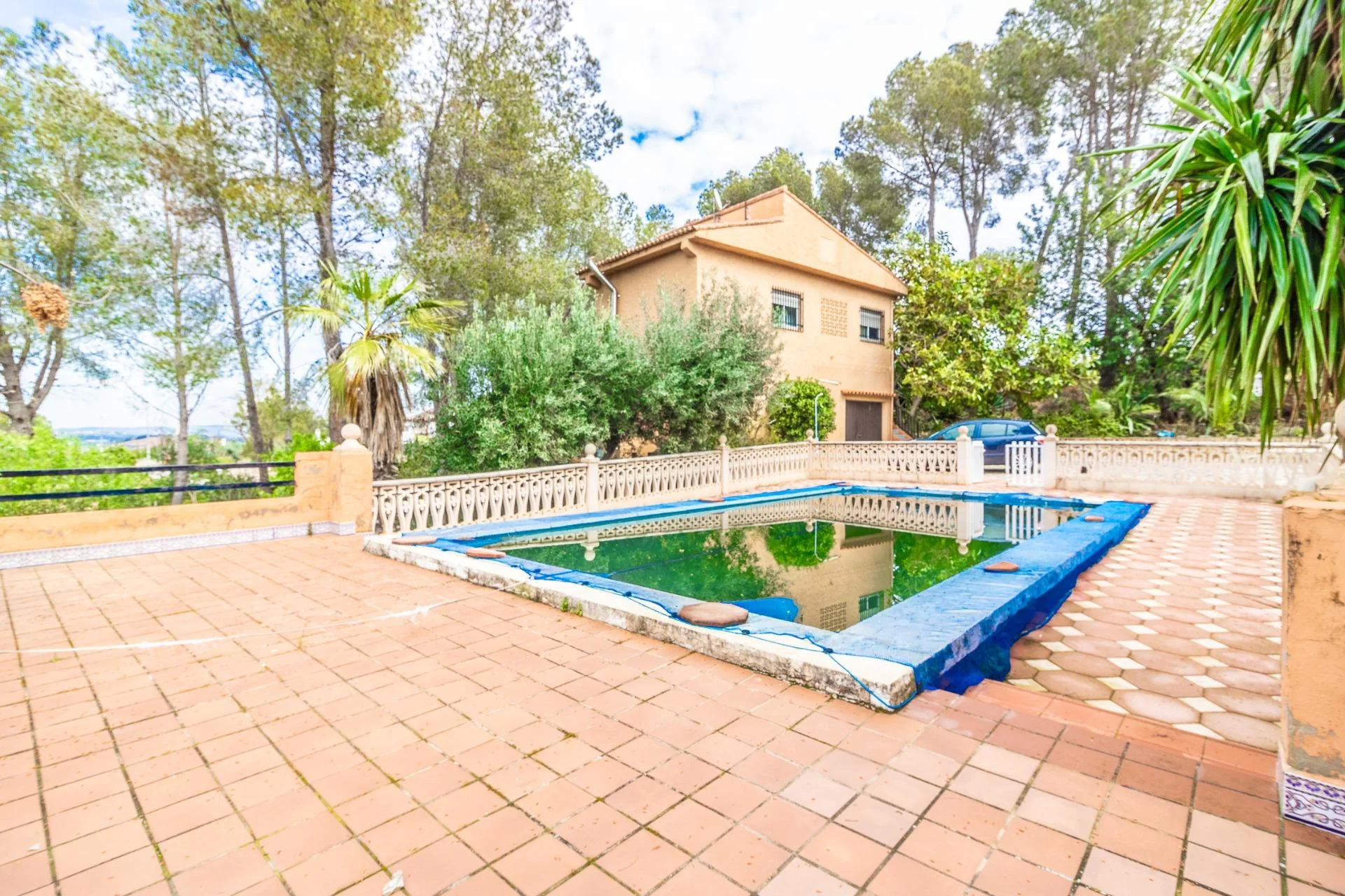 Private chalet with pool, 4 bedrooms