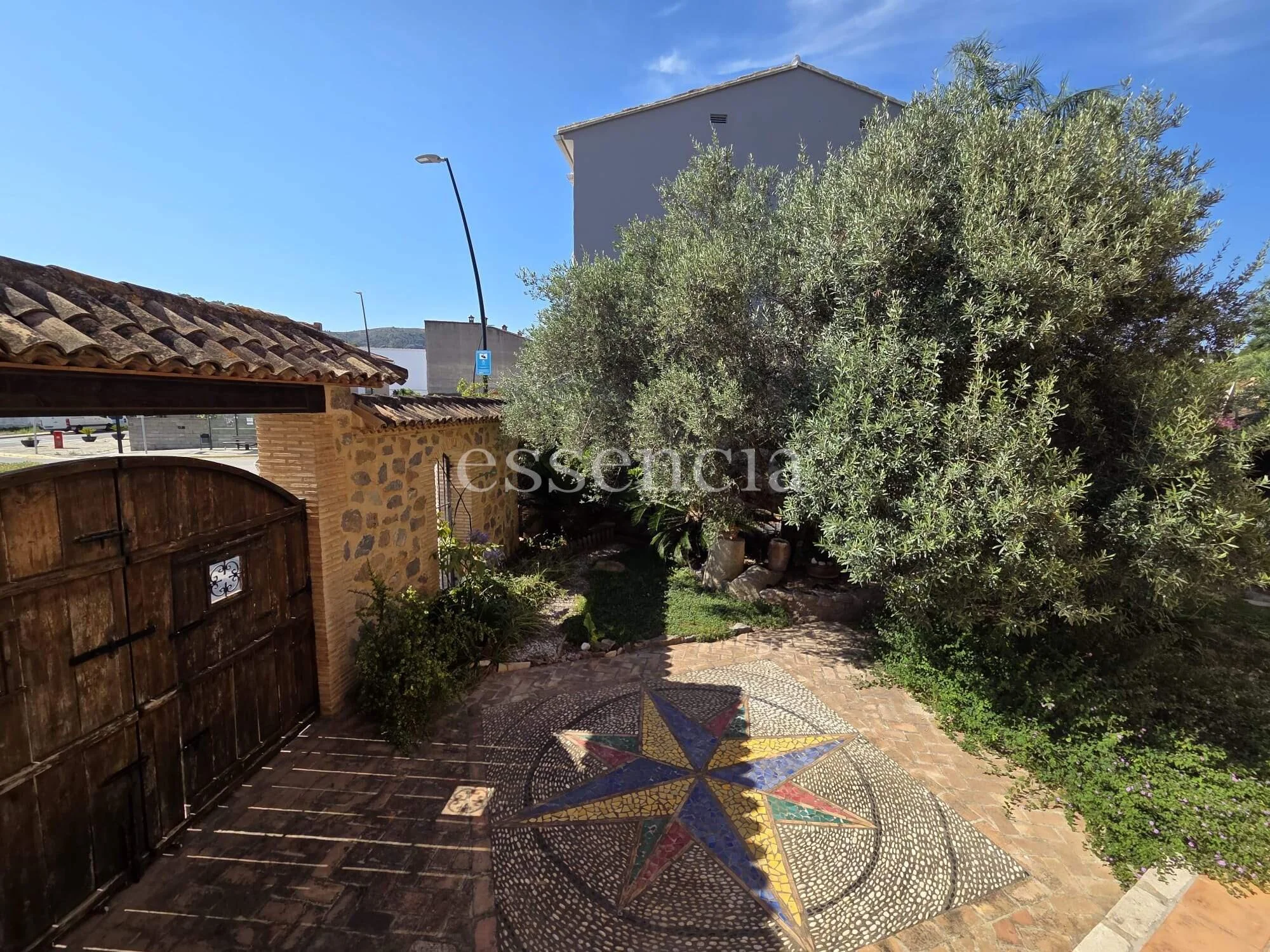 Casa amplia en Alfauir con parcela privada