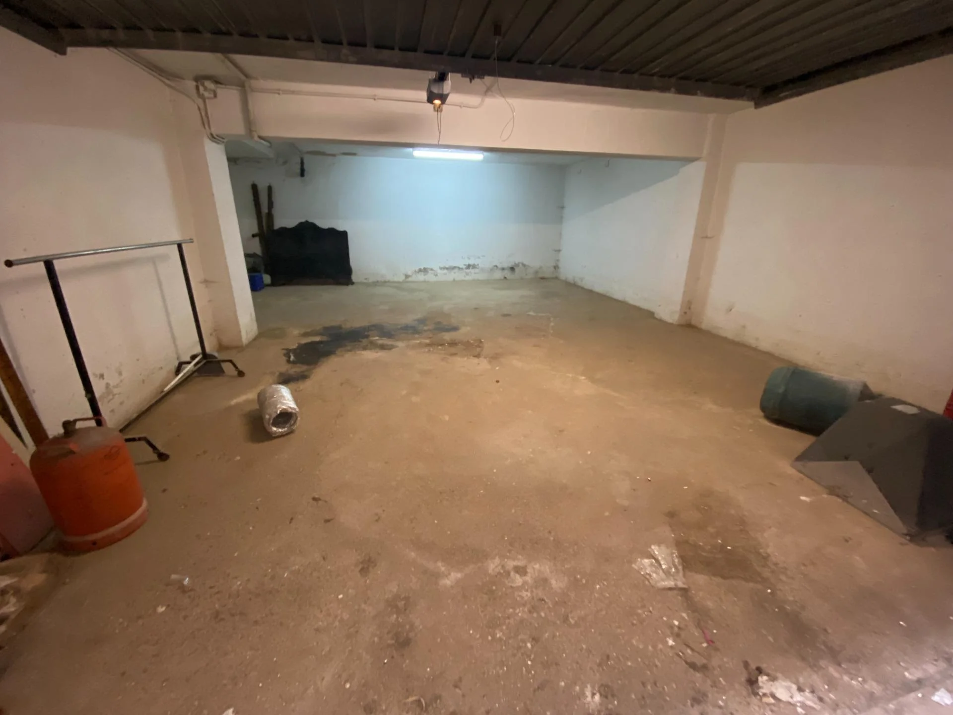 Central Alzira garage for multiple cars