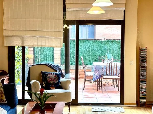 Piso en planta baja con jardín privado