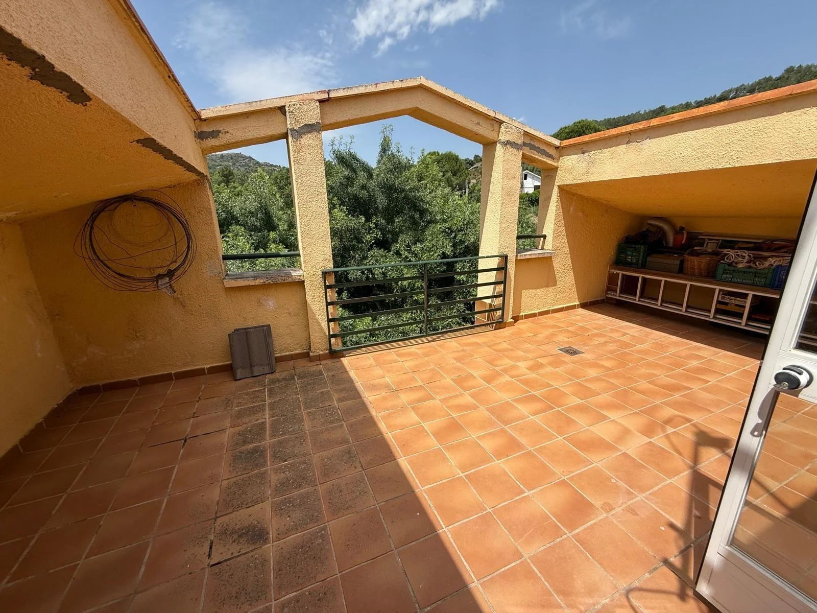 Three-storey house near Gredos, 7 bedrooms