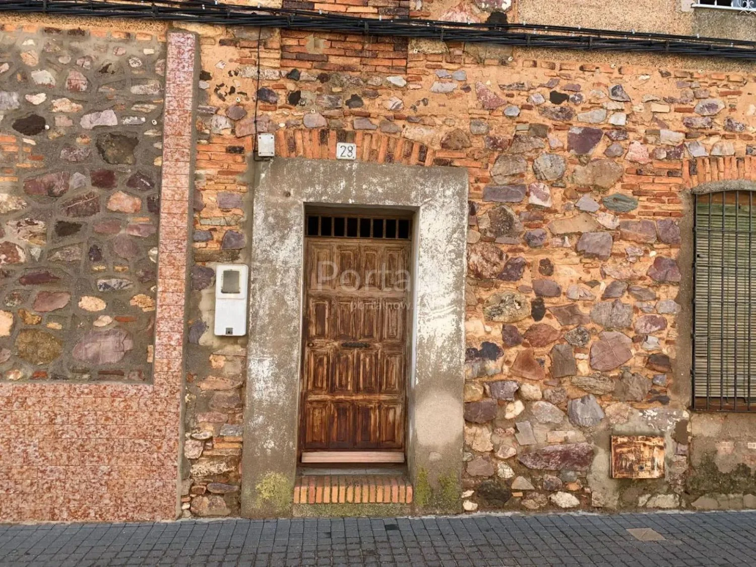 Townhouse in Argamasilla, redevelopment opportunity