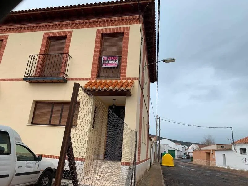 Central townhouse with four bedrooms