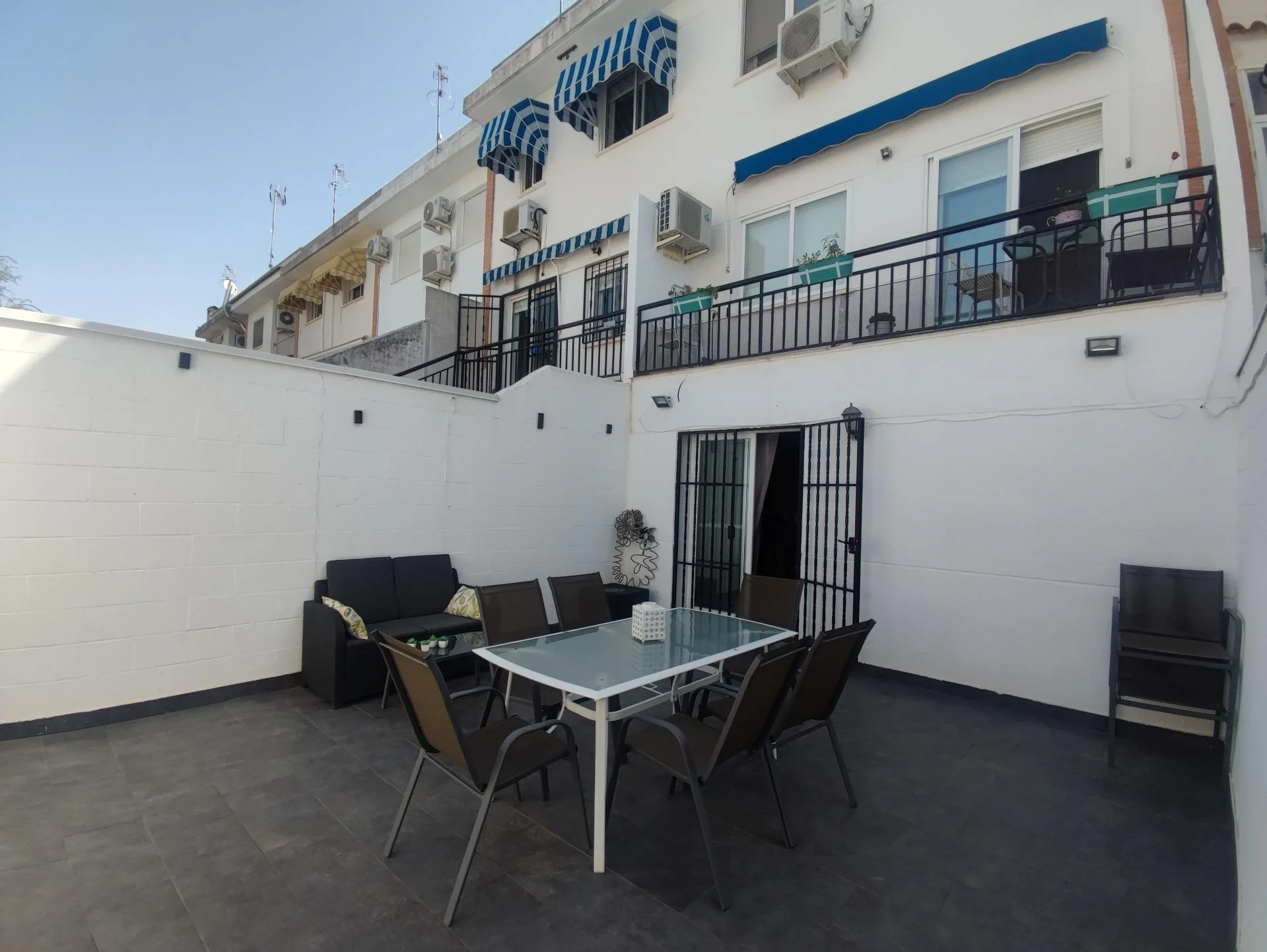 Renovated townhouse in Los Rosales, 4 bedrooms
