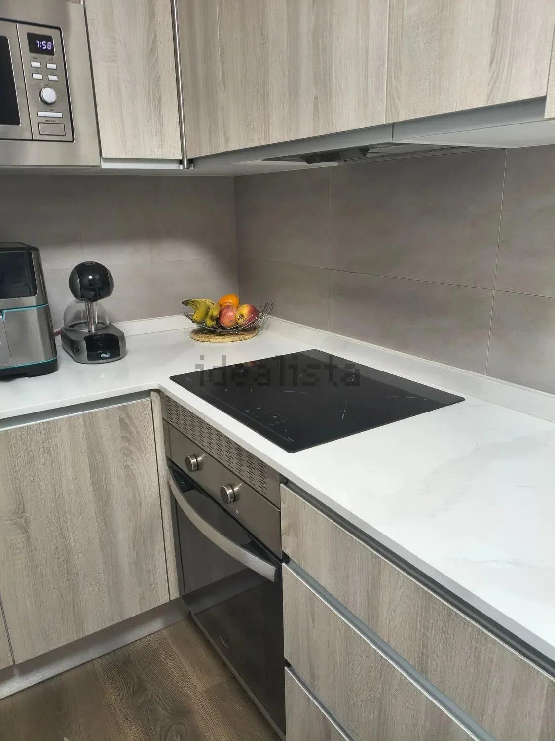 Renovated penthouse with terrace, 3 bedrooms