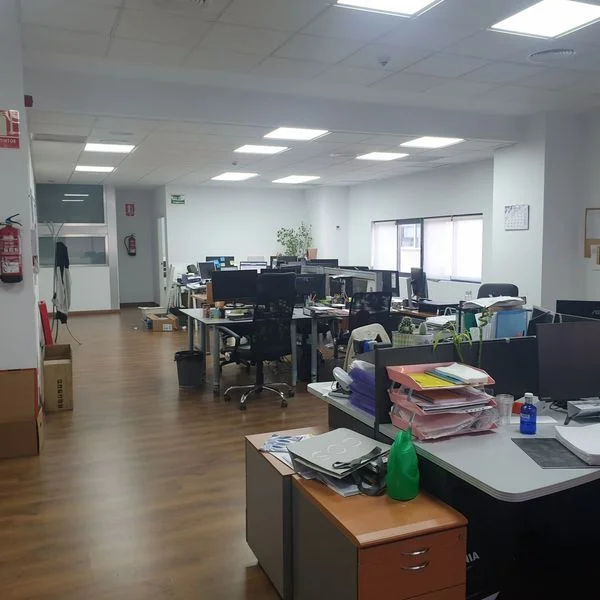 Industrial warehouse with offices, 420 m²