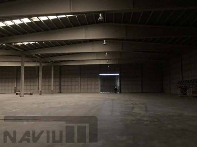 Complejo industrial con tres naves