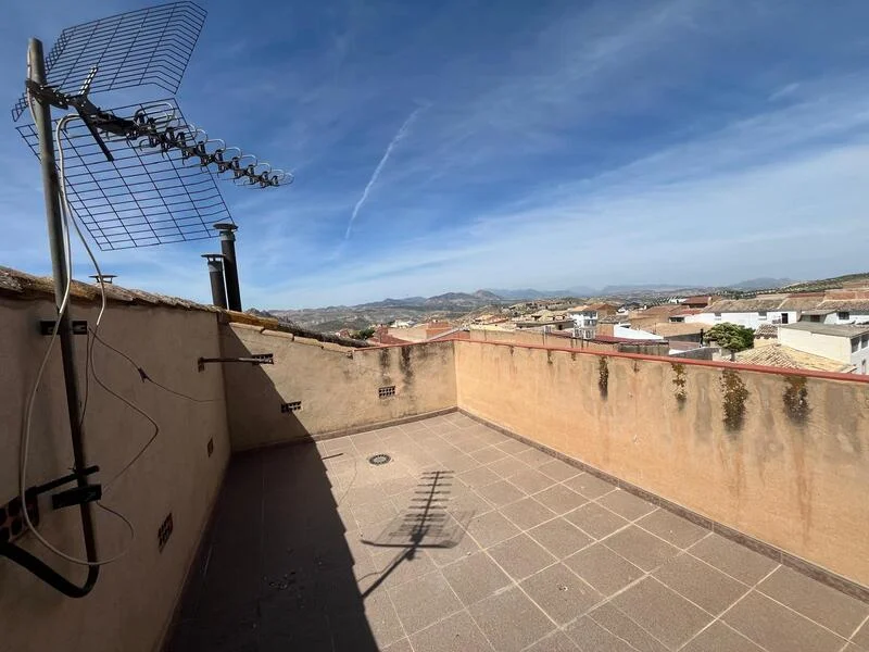 Large Huesa village house, 466 m²