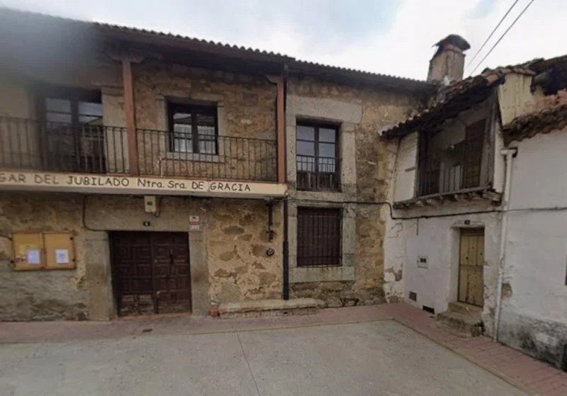 Casa céntrica de cuatro plantas para reformar