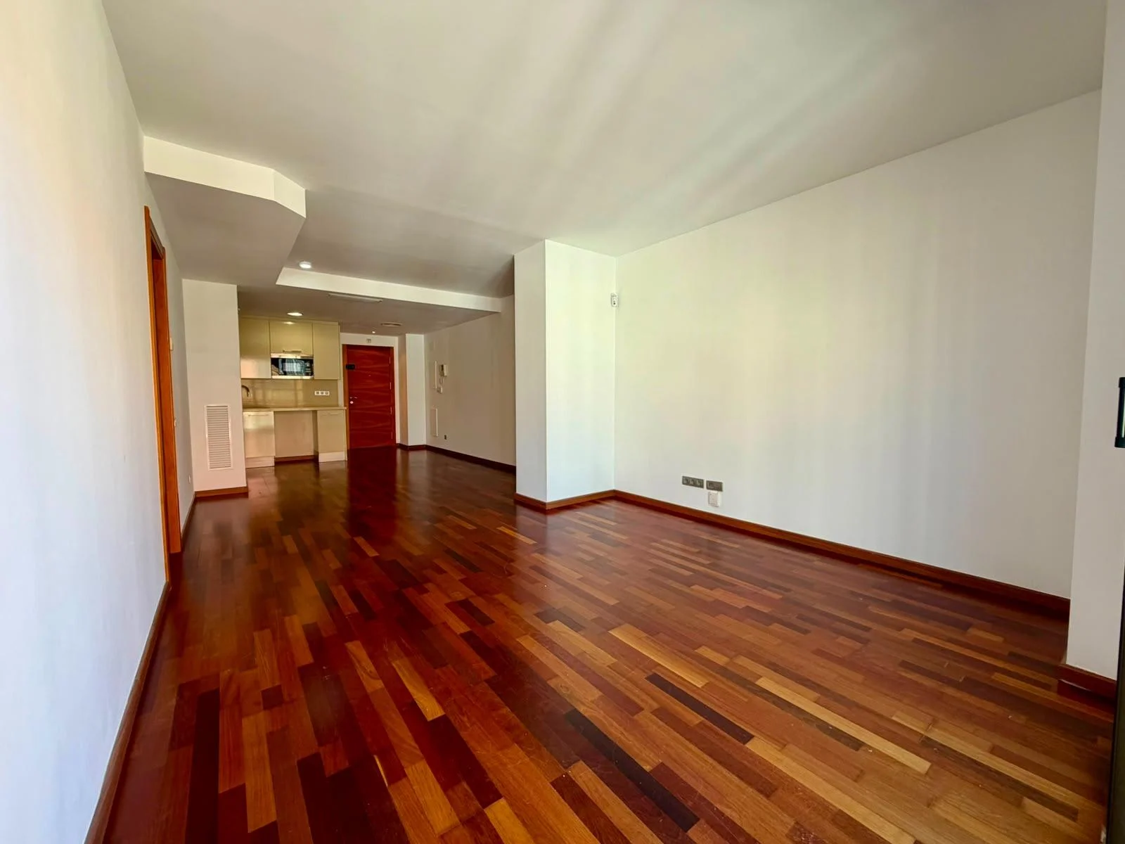 Bright Creu Alta flat, 2 bedrooms