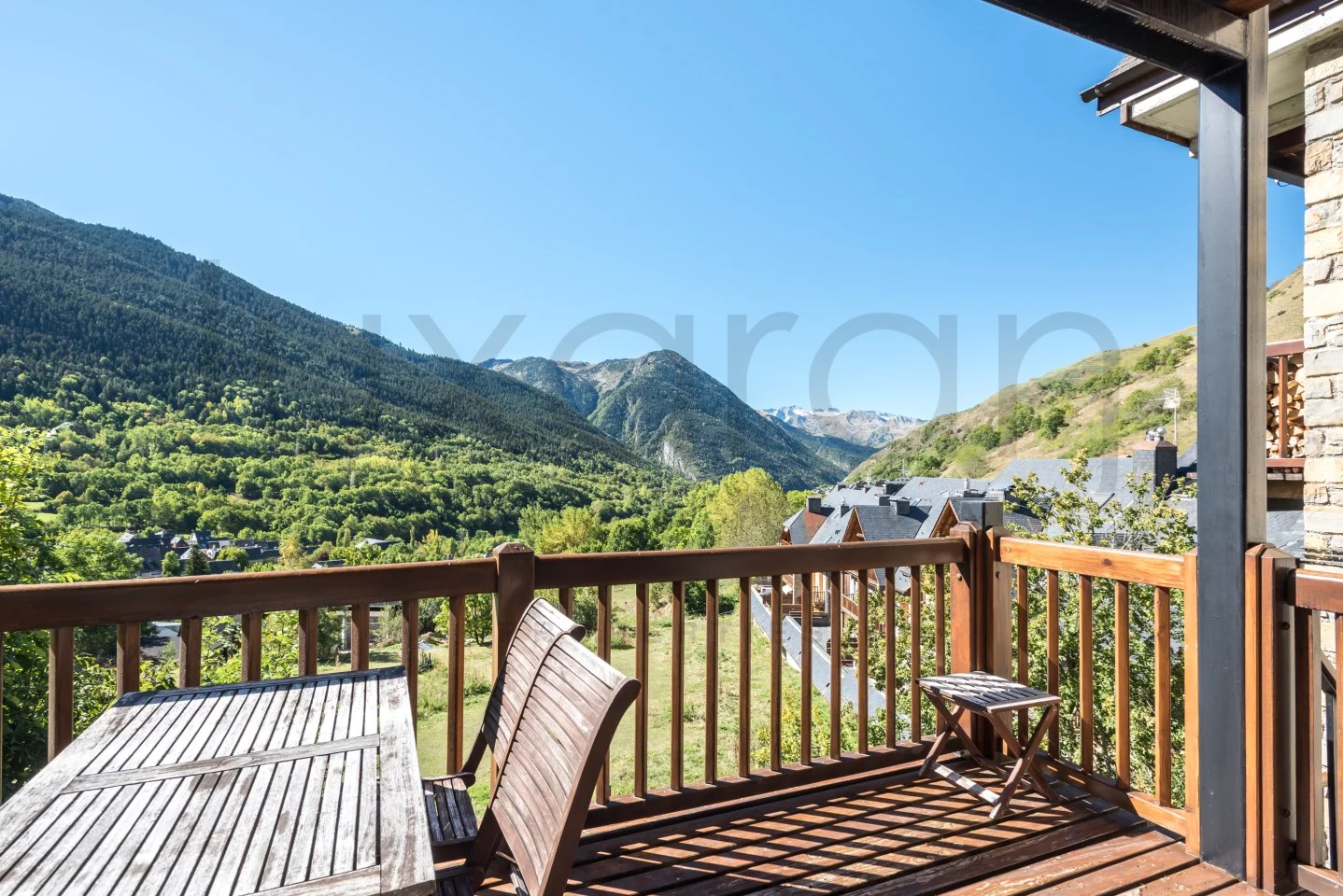 Casa de cuatro dormitorios con vistas en Unha