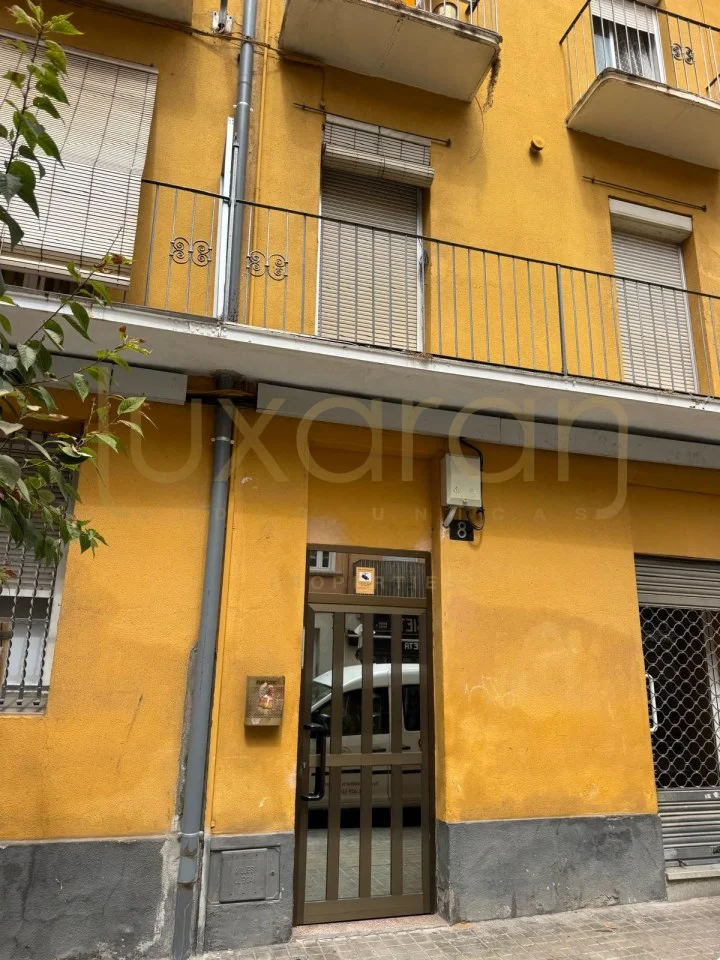 Piso de tres habitaciones con gran terraza