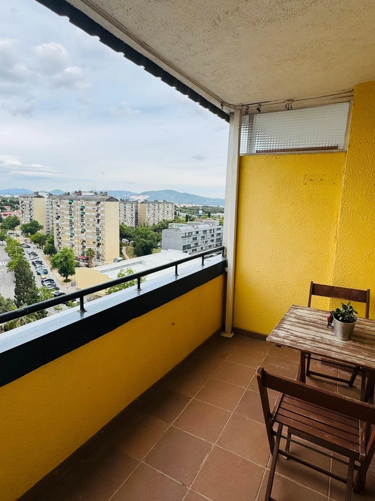 Piso reformado de 4 habitaciones en Badia
