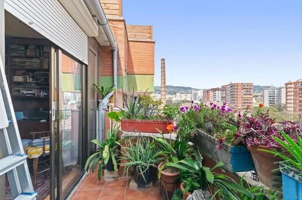 Bare ownership penthouse with 40m² terrace