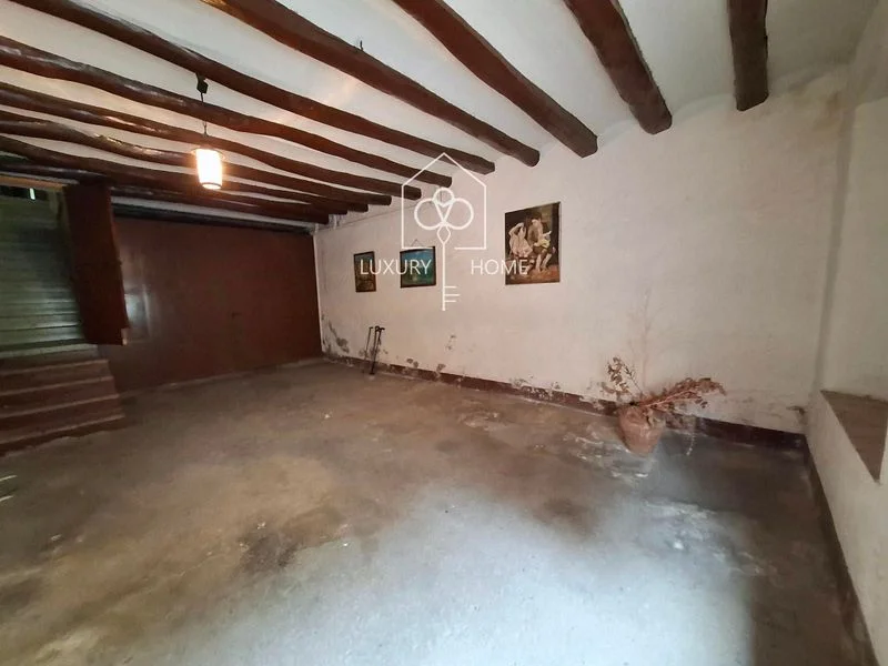 Casa céntrica en Begues con potencial de reforma