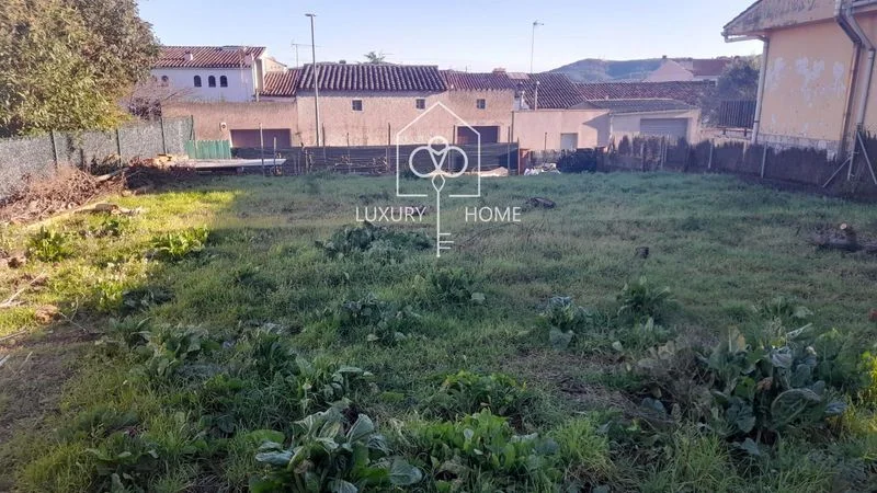 Solar urbanizable en Begues con proyecto
