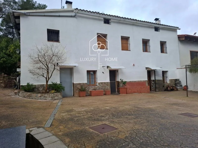 Casa rural para dos familias cerca de Begues
