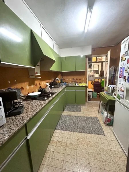 Spacious central flat, four bedrooms