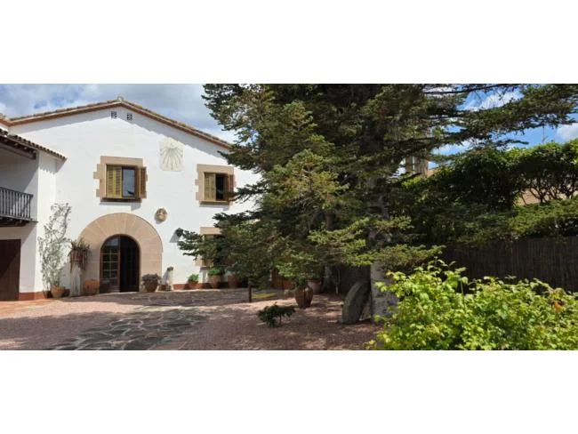 Gran masía en Llerona, 10 habitaciones