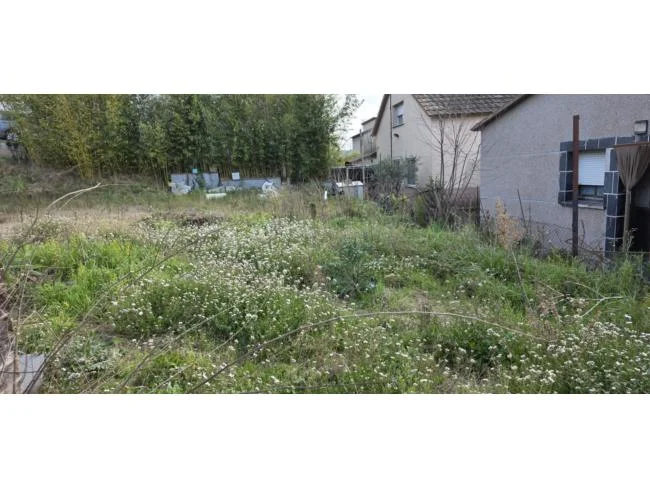 Buildable 449 m² corner plot