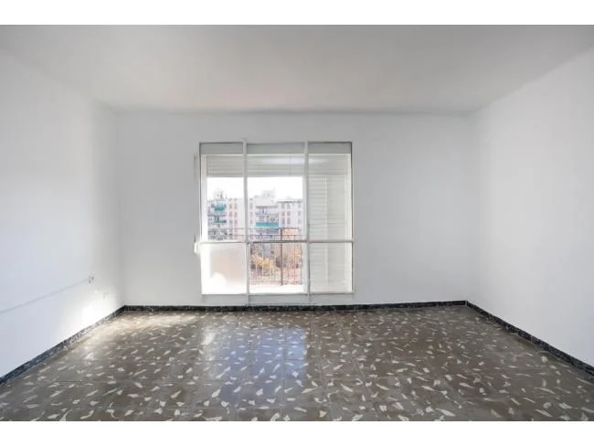 Piso alquilado de tres dormitorios en Girona