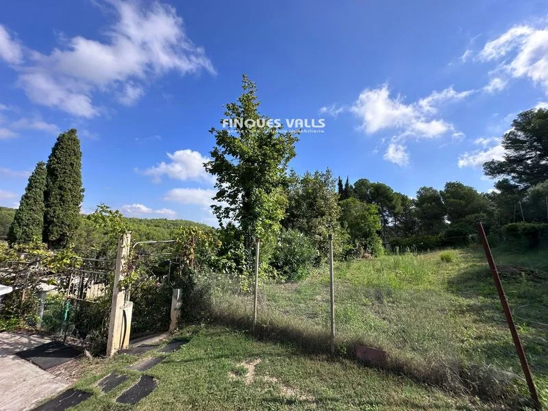 Amplio piso con parcela de 16.000 m²