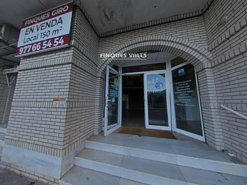 Local comercial visible de 144 m² en El Tancat