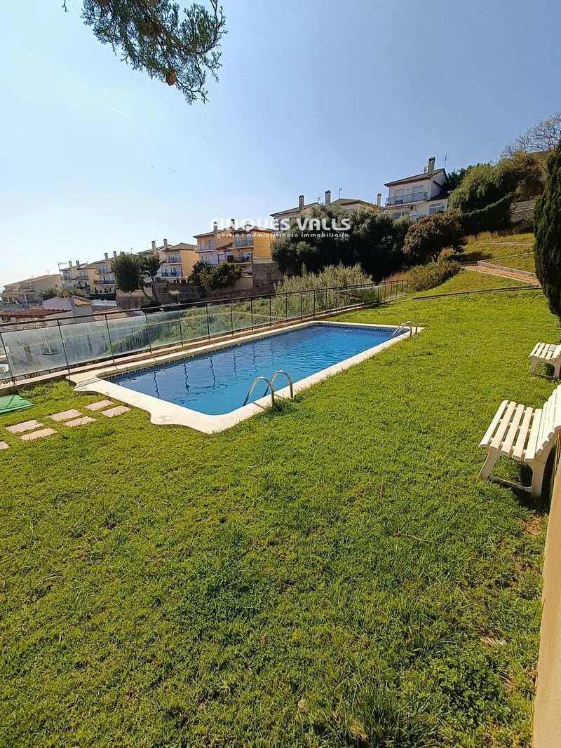 Casa con vistas al mar y cuatro dormitorios