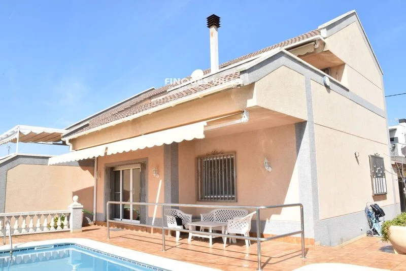 Casa en Bellamar con piscina y 5 habitaciones