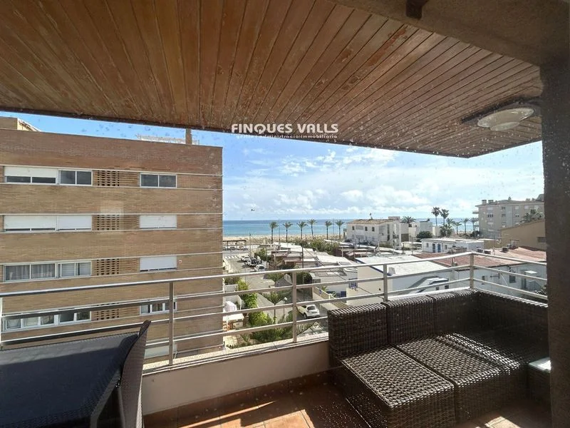 Reformed coastal flat with sea views