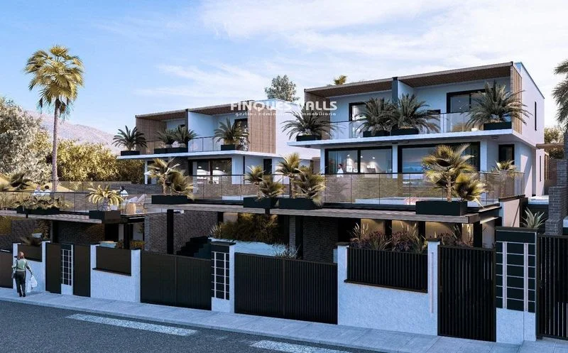 New-build townhouse, 4 bedrooms, beach