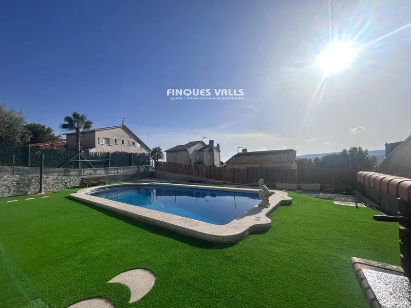 Independent house with private pool