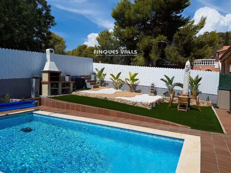 Reformed chalet with six bedrooms