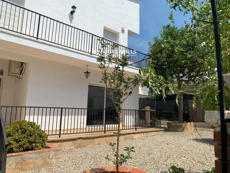 Well-kept townhouse near Calafell coast