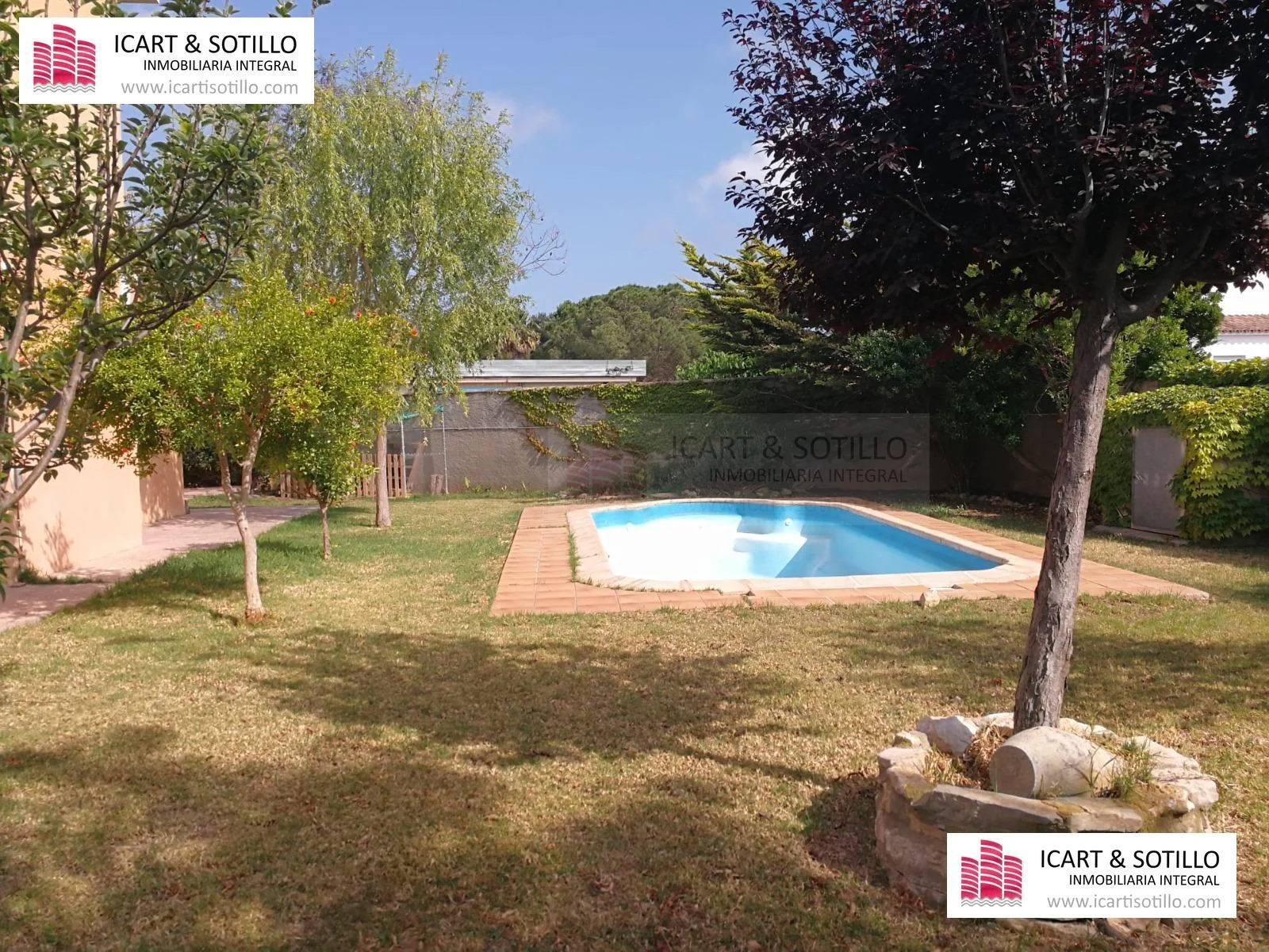 Villa independiente con parcela de 1.250 m²