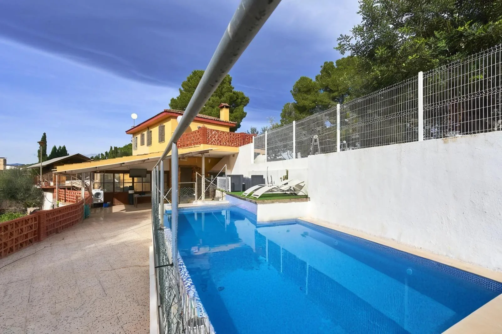 Chalet con vistas al mar y montaña